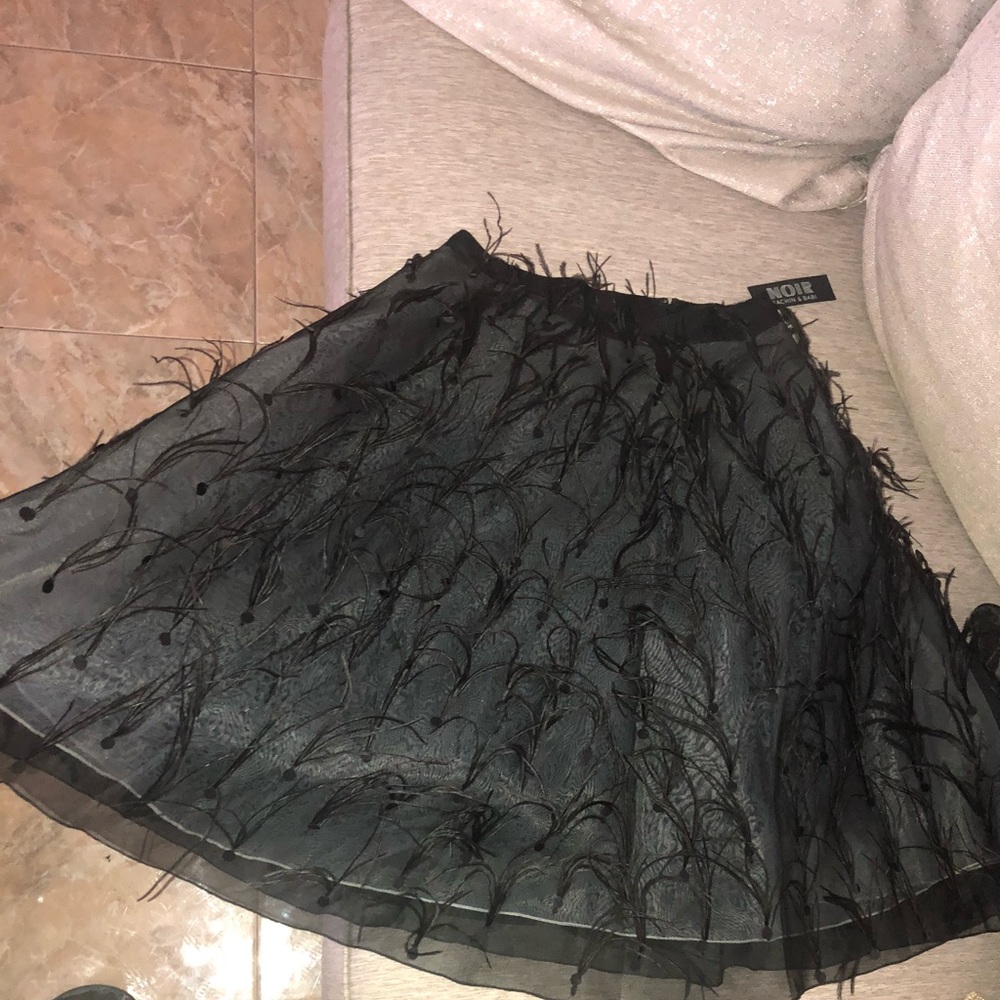 Black flare feather skirt